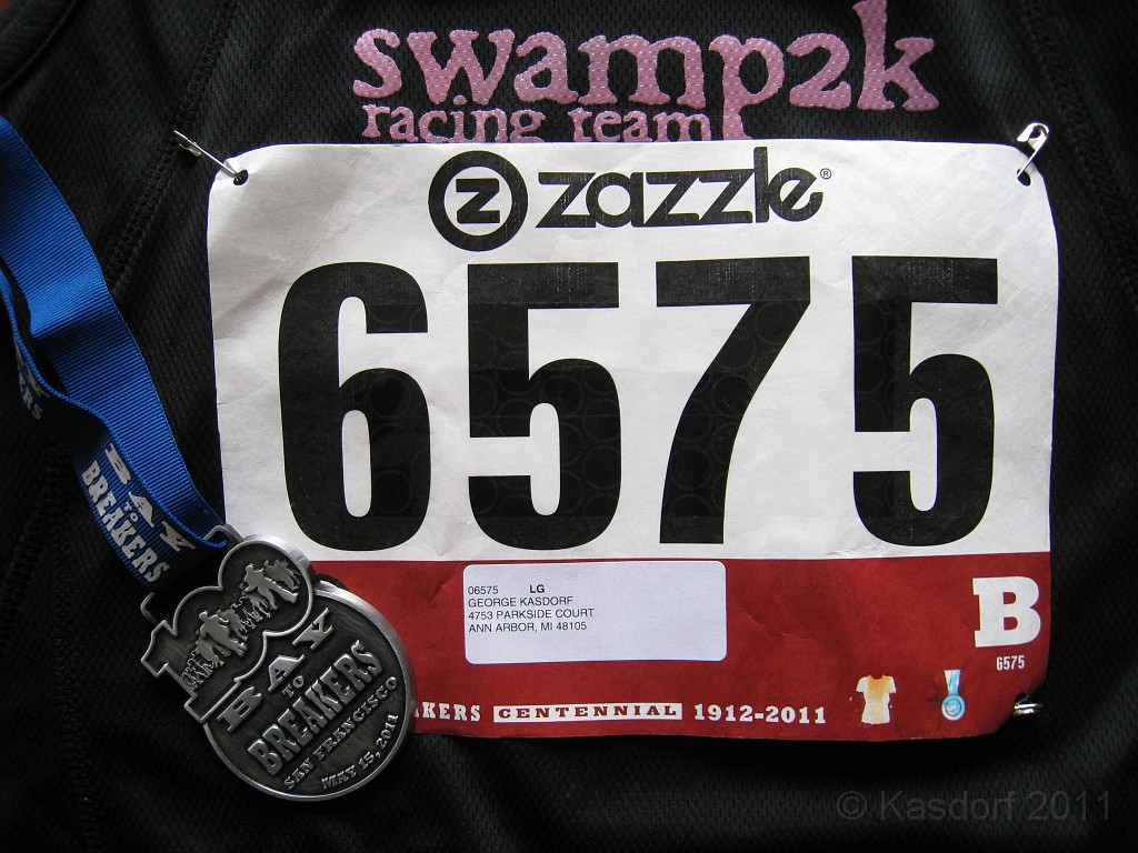 2011 Bay to Breakers Sunday 0930.JPG - I was able to participate in the 2011, 100th anniversary of the San Francisco Bay to Breakers 12K race. A great weekend for sight seeing and racing.
